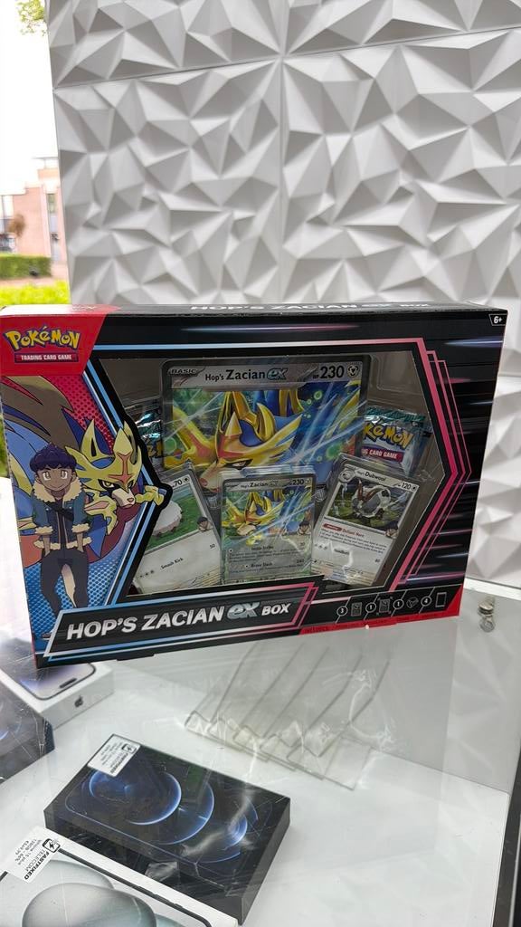 Hop’s zacian ex box, Ophalen of Verzenden, Zo goed als nieuw