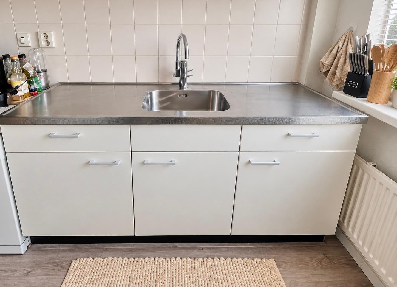 Oude keukenblok eruit nieuwe erin, Ophalen of Verzenden, Zo goed als nieuw, Wit, Enkelwandige keuken