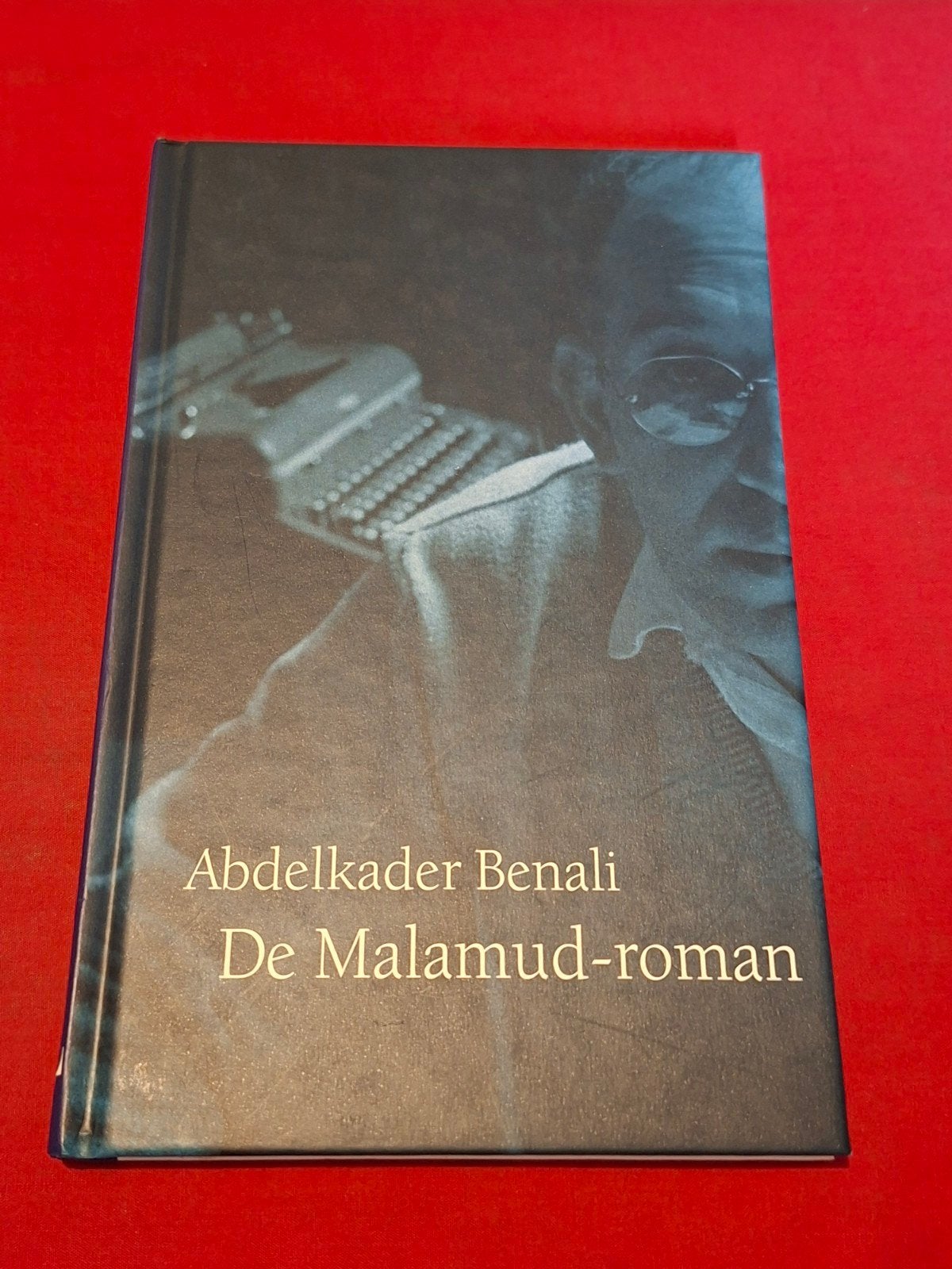 GESIGNEERD De Malamud-roman. Abdelkader Benali., Ophalen of Verzenden, Gelezen