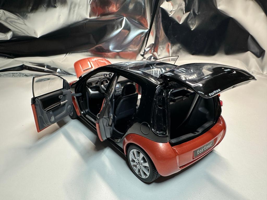 Smart Forfour modelauto - Gedetailleerd schaalmodel, Ophalen of Verzenden, Gebruikt, Auto, Kyosho