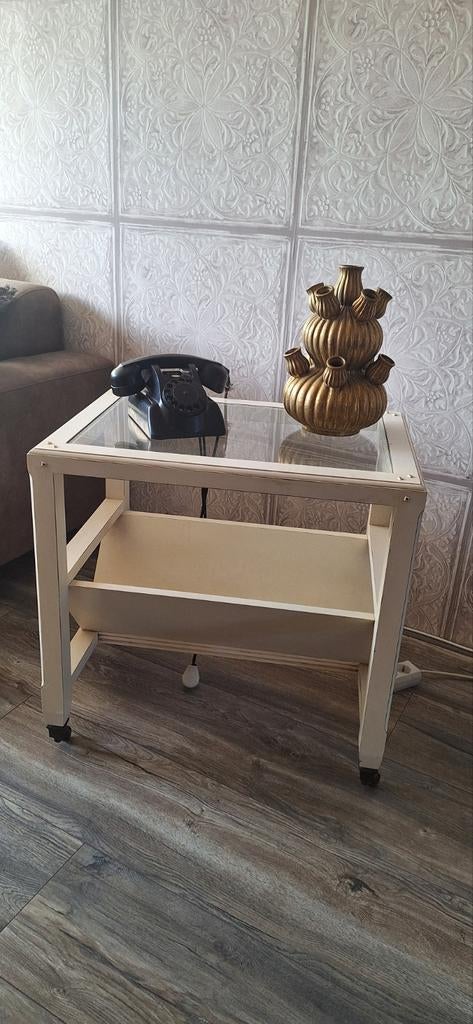 Bijzettafel met glasplaat en wieltjes, Ophalen