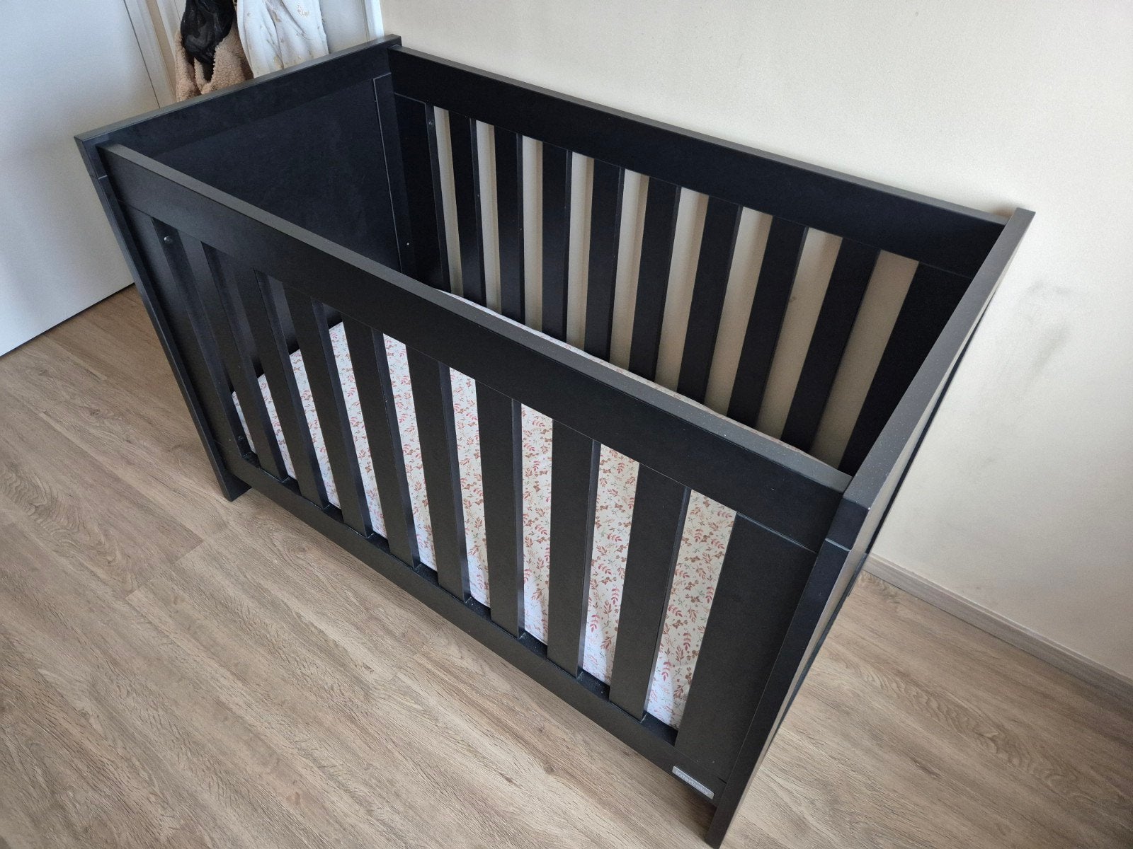 Zwarte Interbaby Ledikant 120x60 inclusief matras, Ophalen, Zo goed als nieuw, Ledikant