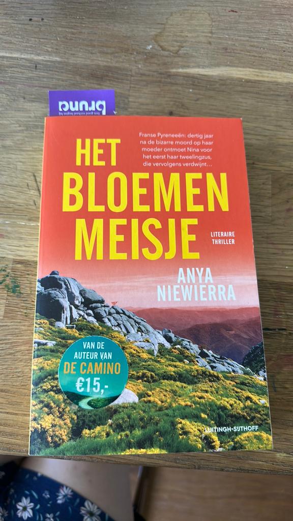 Anya Niewierra - Het bloemenmeisje (ongelezen), Boeken, Thrillers, Zo goed als nieuw, Verzenden