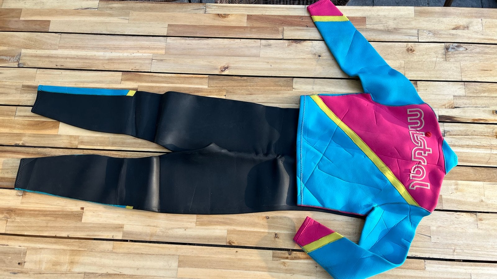 Mistral Wetsuit - Kleurrijk en Comfortabel, Watersport en Boten, Ophalen of Verzenden, Gebruikt, Dame of Heer, Wetsuit