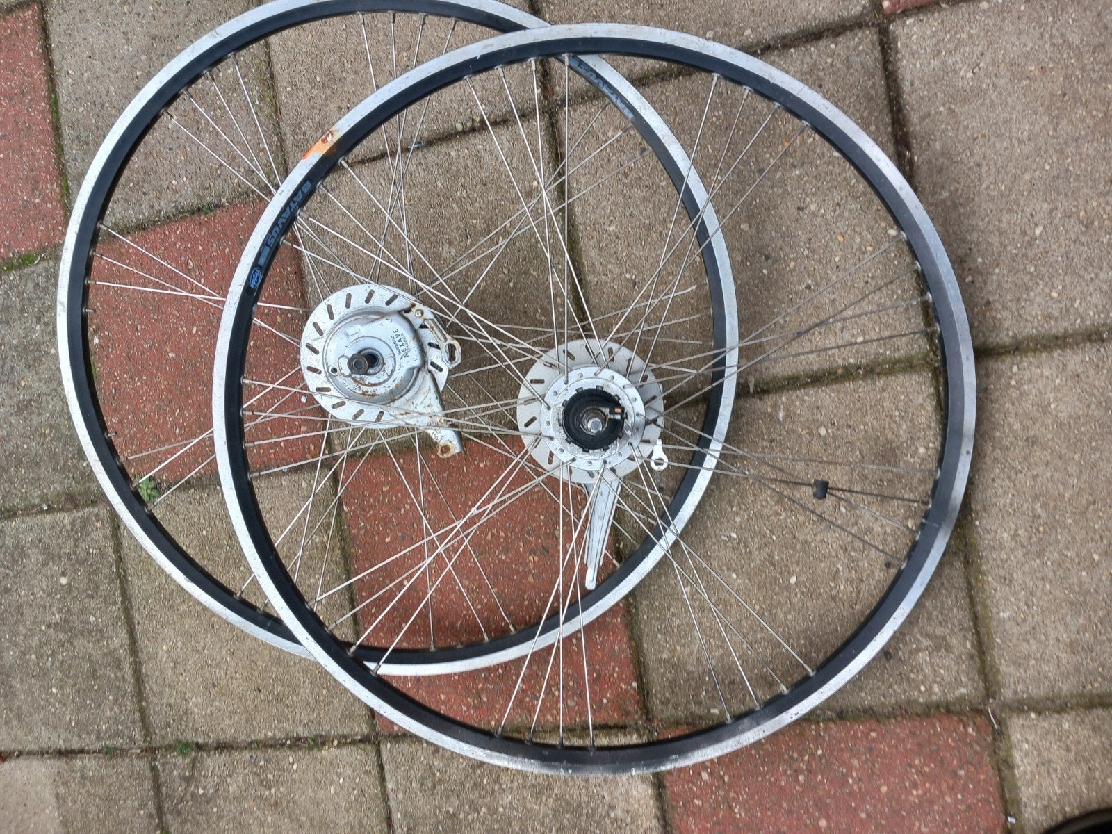 fietsonderdelen oa. set wielen 8 versnellingen., Ophalen