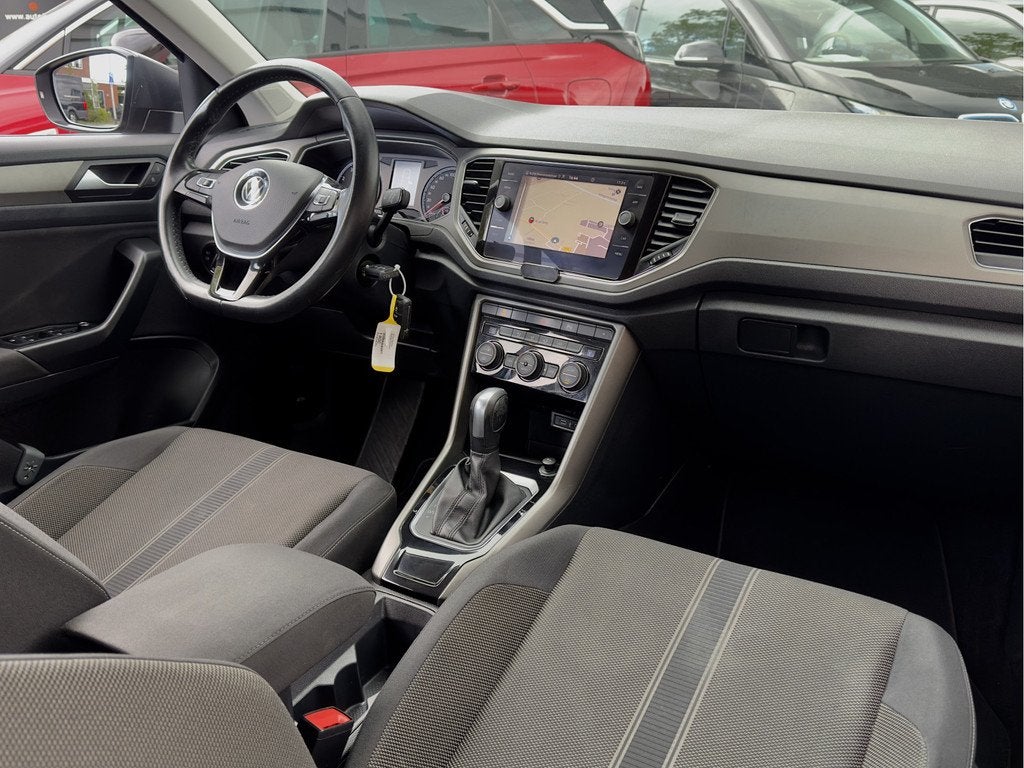 Volkswagen T-Roc 1.5 TSI AUT7 SPORT NAVI AIRCO APPLE-CARTPLA, Euro 6, 4 cilinders, 150 pk, 1248 kg