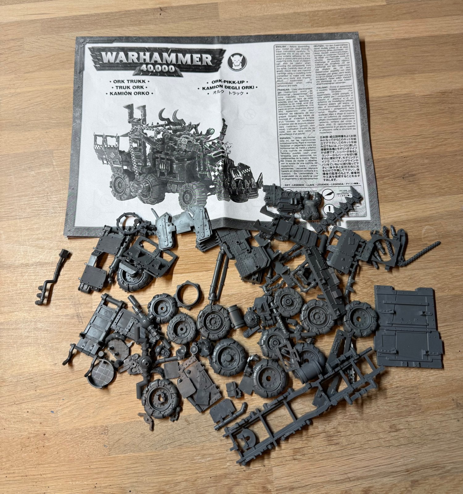 Warhammer 40k Orks Trukk #1, Ophalen of Verzenden, Zo goed als nieuw, Warhammer