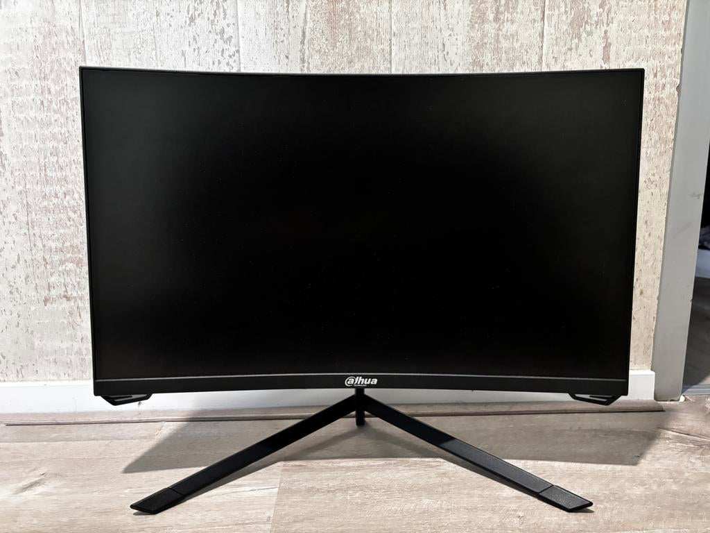 Dahua 24” Gaming Monitor (FHD) – Zo goed als nieuw, IPS, Curved, Full HD, Minder dan 1 ms