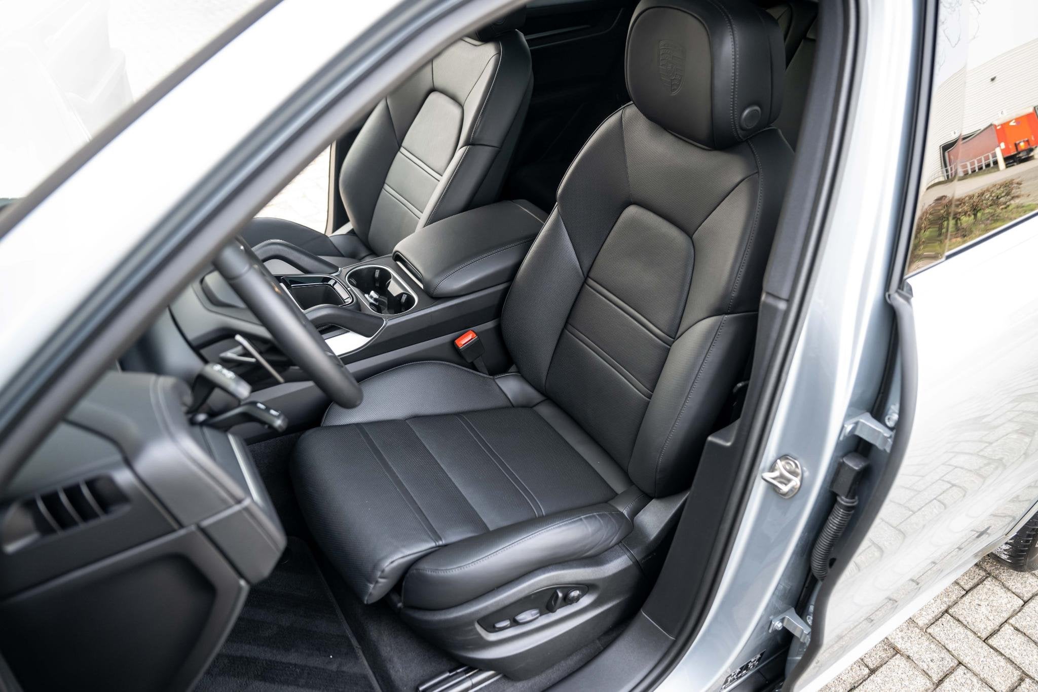 Porsche Cayenne 3.0 E-Hybrid SportDesign 4-Wielsturing InnoD, Auto's, Automaat, 2995 cc, 26 kWh, Hybride Elektrisch/Benzine