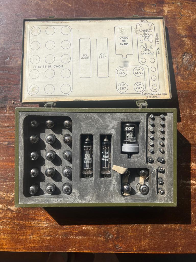 Vintage Militaire Radio Buizen Kist - Zeldzame Collectie, Ophalen, Gebruikt