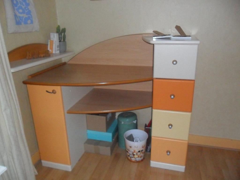 DOORGROEIKAMER Met COMMODE 1 PERSOONSBED SPEELTAFEL BURO, Ophalen, Zo goed als nieuw, Meisje