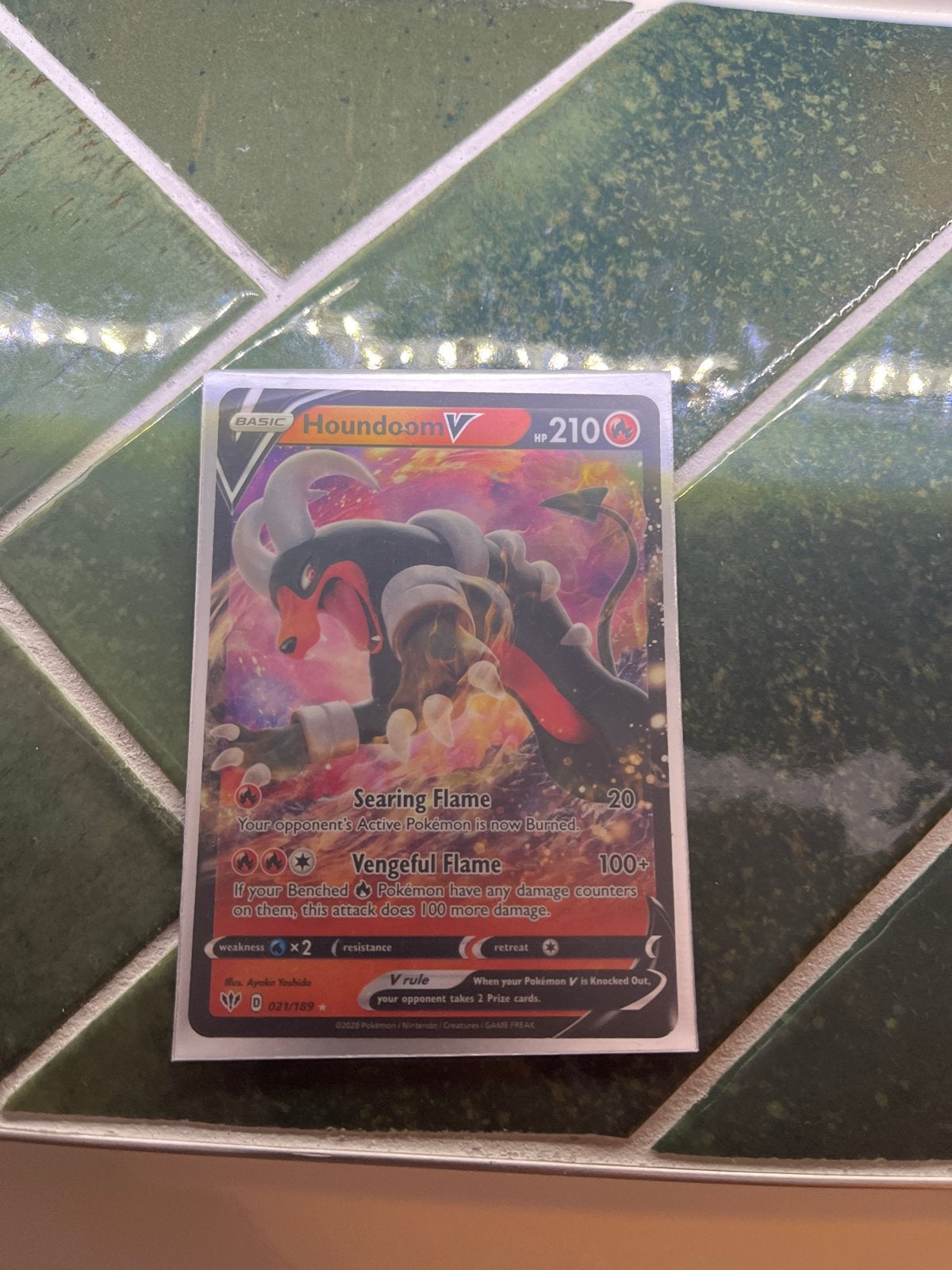 Pokémon Kaart: Houndoom V (021/189) - Zo goed als nieuw, Ophalen of Verzenden, Zo goed als nieuw, Losse kaart