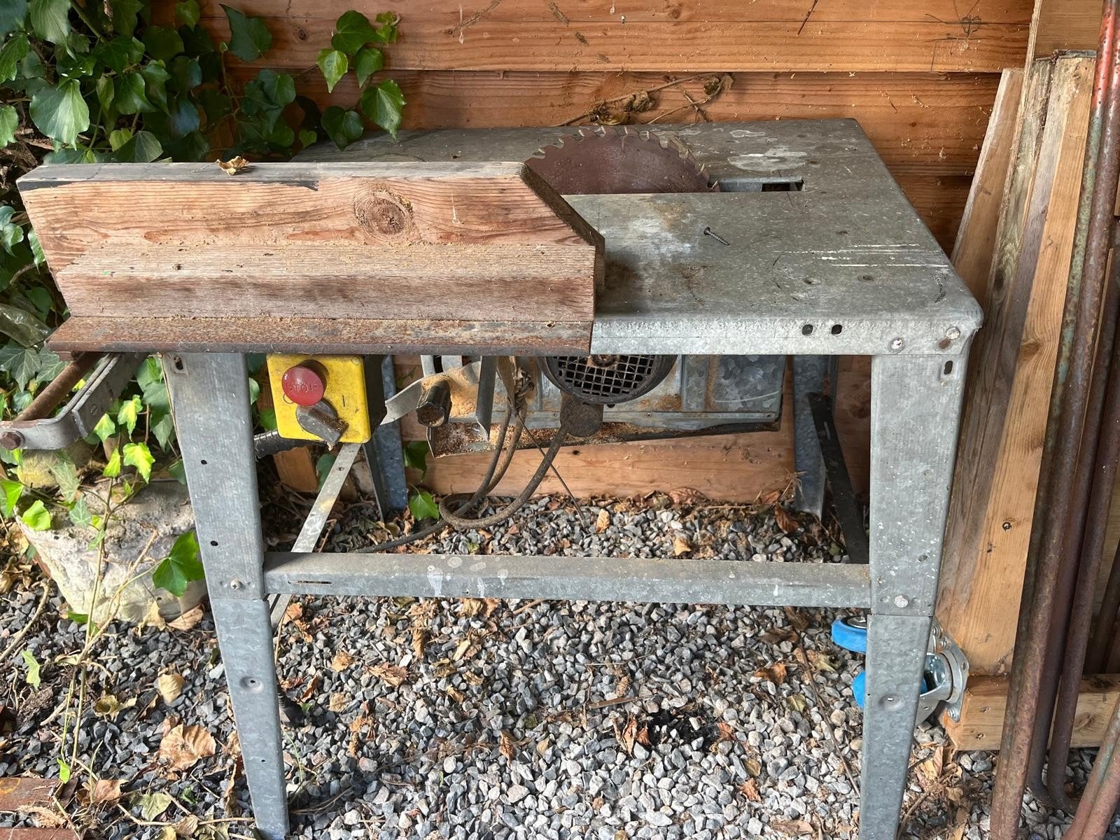 Zaagtafel, Cirkelzaagtafel Schulpzaag machine., Ophalen of Verzenden, Gebruikt, 170 cm of meer