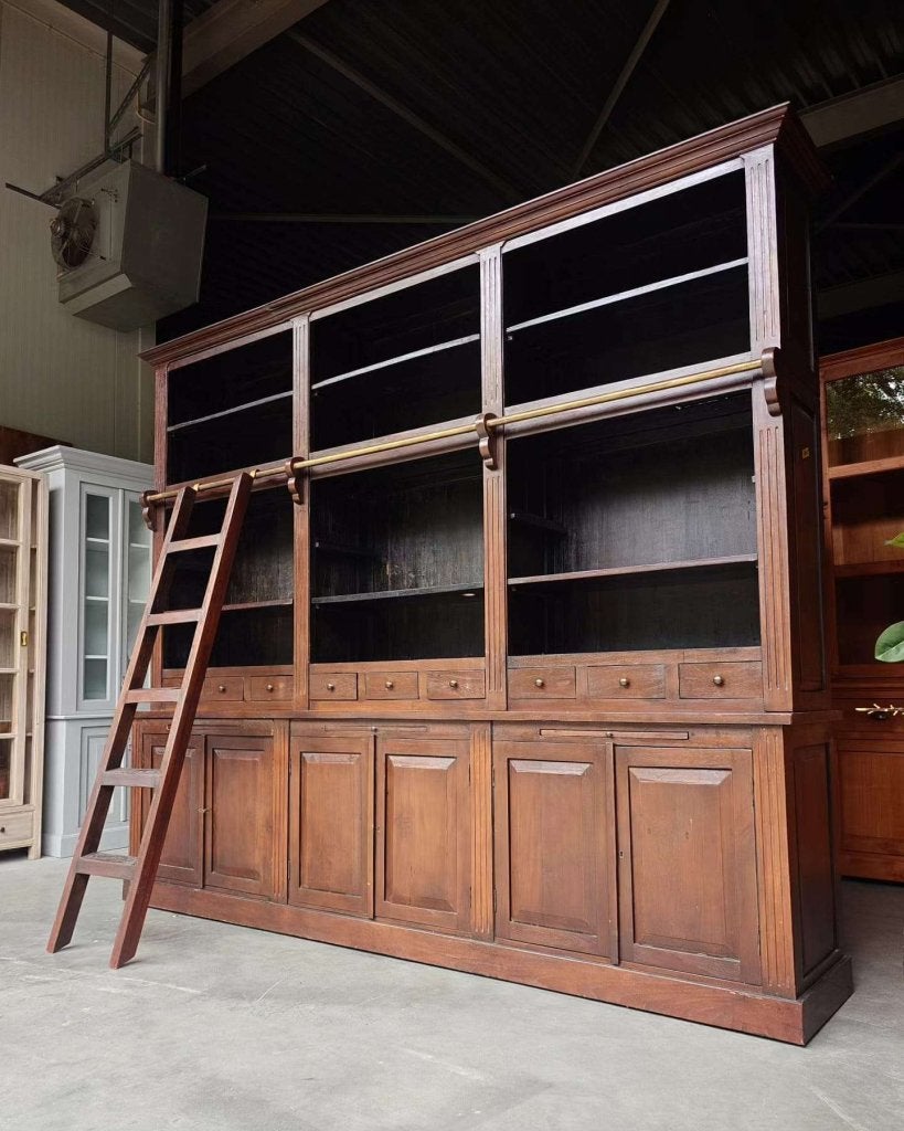 Grote brede bibliotheekkast met ladder | Boekenkast #8005, Huis en Inrichting, Gebruikt, -, 200 cm of meer, -