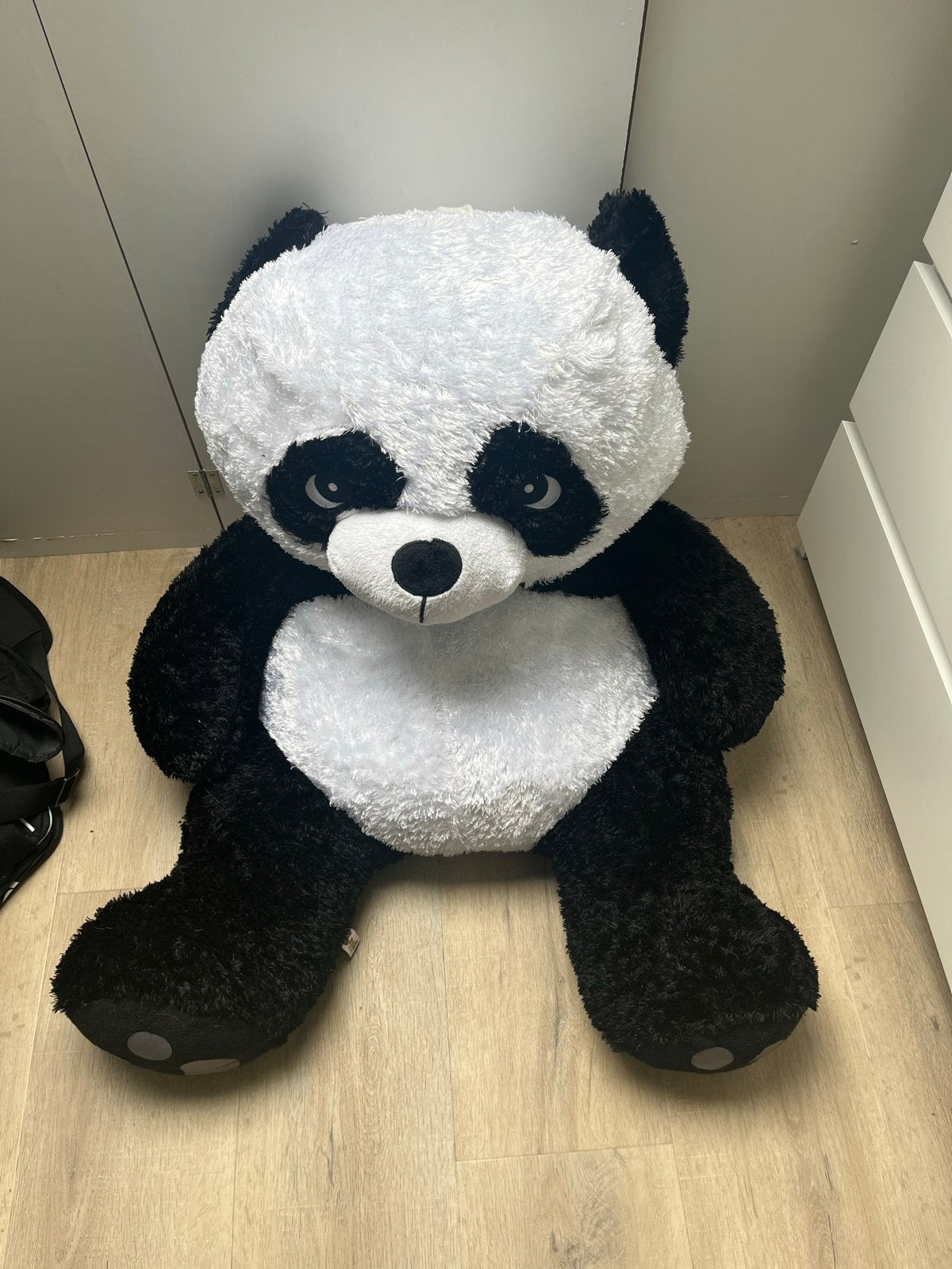 GRATIS- Grote knuffel - Reuze pandabeer, Kinderen en Baby's, Ophalen, Beer, Zwart, Zo goed als nieuw