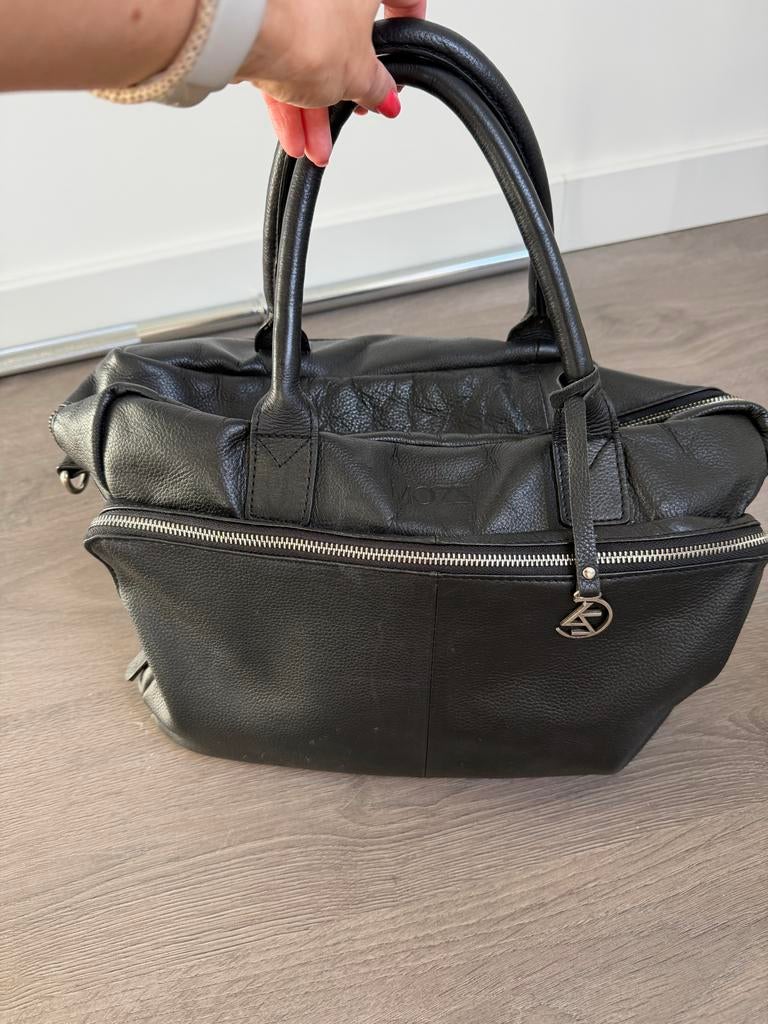 Luiertas Mozz Bags - Zwart leer, Kinderen en Baby's, Luiertassen, Ophalen of Verzenden, Zo goed als nieuw, Schoudertas