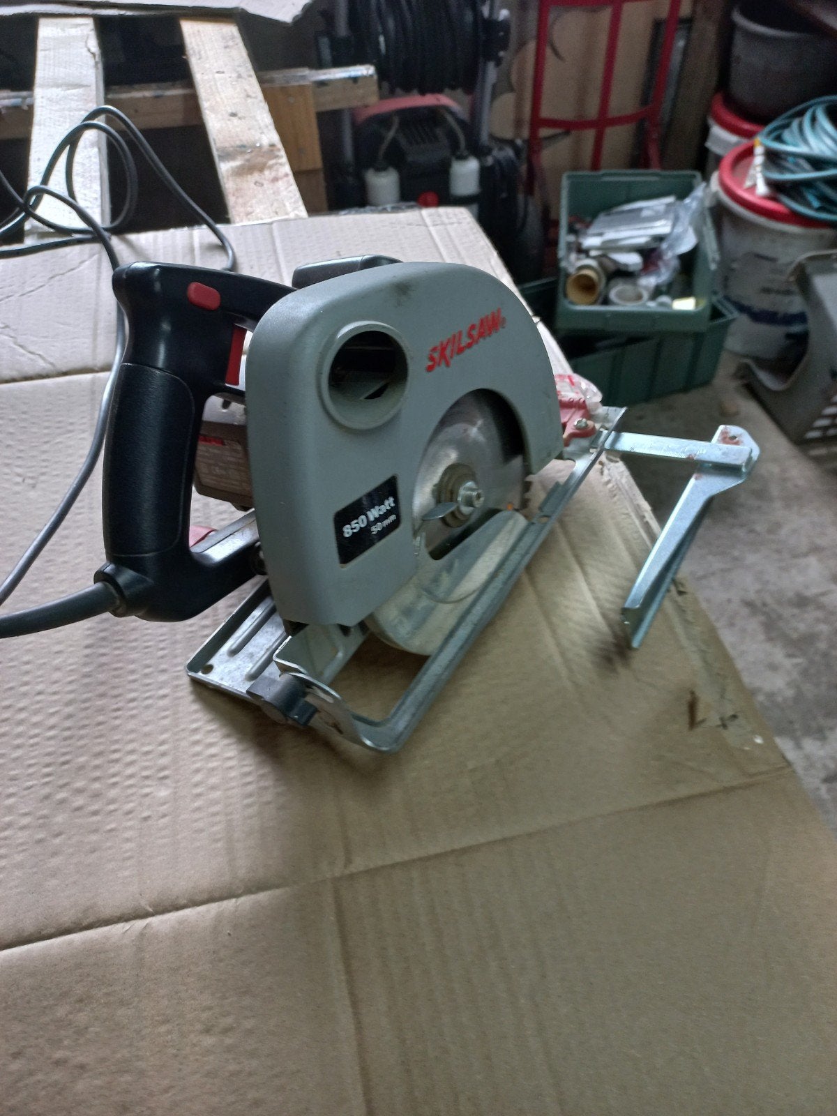 Skil cirkel zaagmachine, Doe-het-zelf en Verbouw, Gereedschap | Zaagmachines, Ophalen, Zo goed als nieuw, 600 tot 1200 watt, 30 tot 70 mm