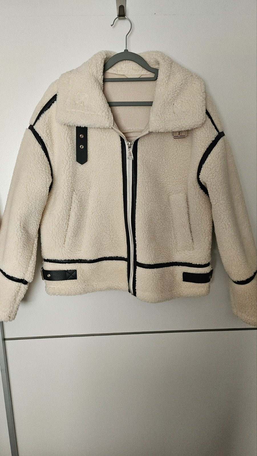 Nieuw  teddy jas maat L, Kleding | Dames, Ophalen of Verzenden, Nieuw, Maat 42/44 (L), Beige