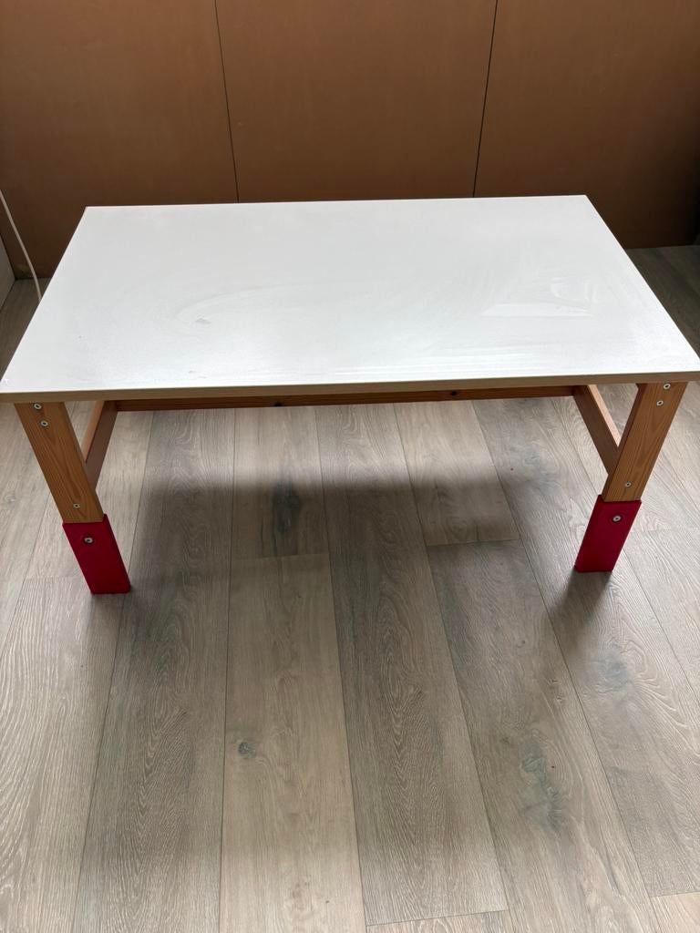 Kinder tafeltje, Kinderen en Baby's, Kinderkamer | Tafels en Stoelen, Ophalen, Gebruikt, Tafel(s)