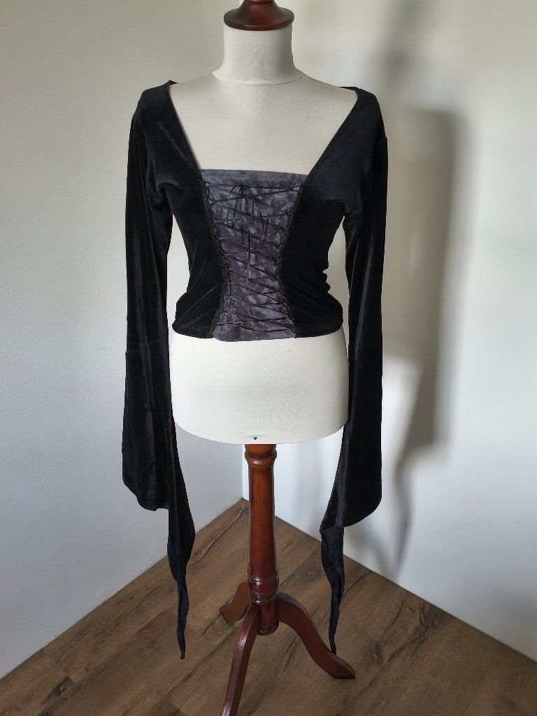 Gothic top heel lange wijd uitlopende mouwen, Kleding | Dames, Tops, Zwart, Ophalen of Verzenden, Lange mouw, Maat 34 (XS) of kleiner