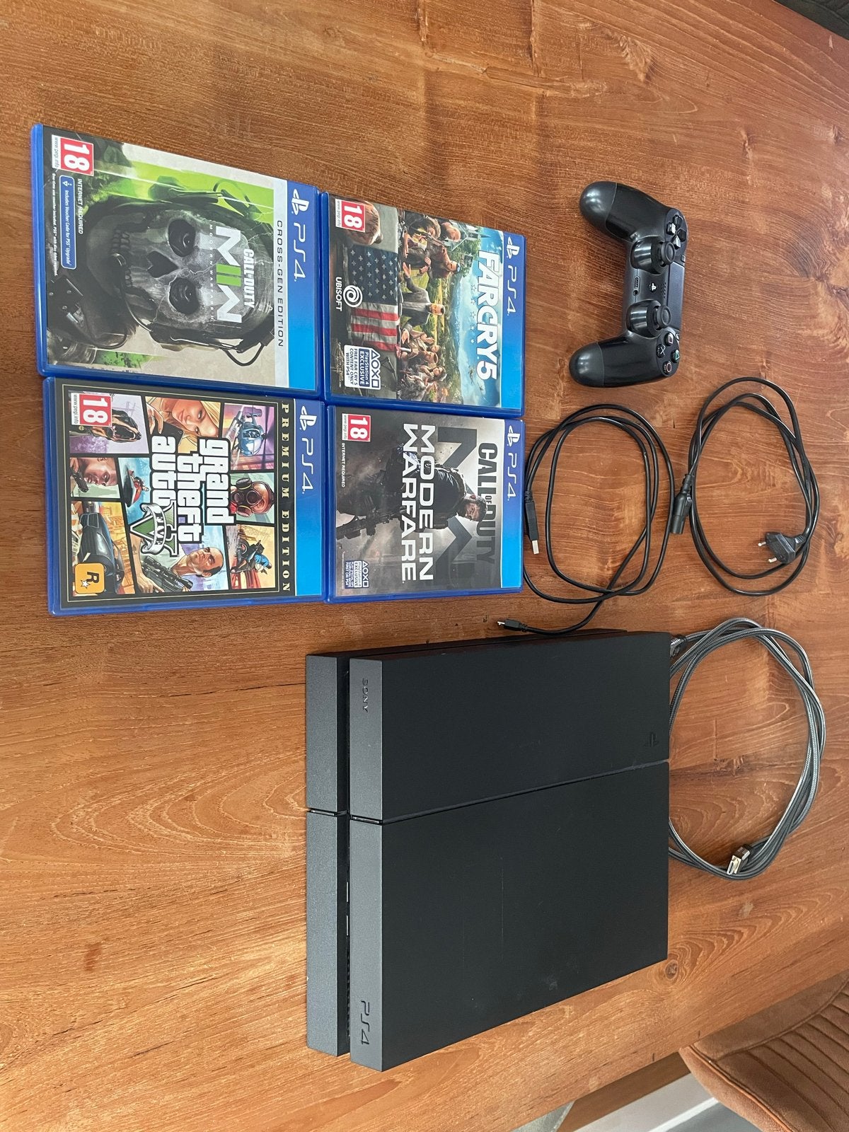 PlayStation 4 500GB met controller en 4 games, Ophalen of Verzenden, Zo goed als nieuw, Met 1 controller, Original