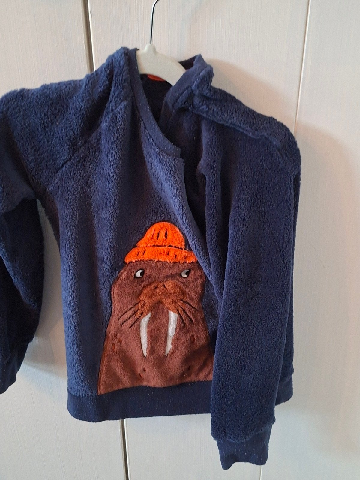 Hema pyjama met walrusprint en zigzagbroek maat 122/128, Kinderen en Baby's, Kinderkleding | Maat 122, Nacht- of Onderkleding