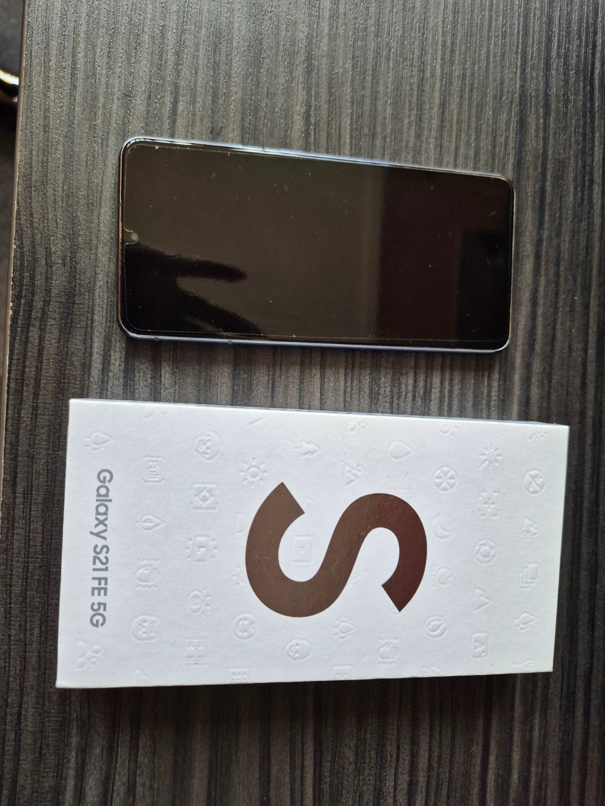 Samsung Galaxy S21 FE 5G met oplader en hoesjes, Ophalen, Gebruikt