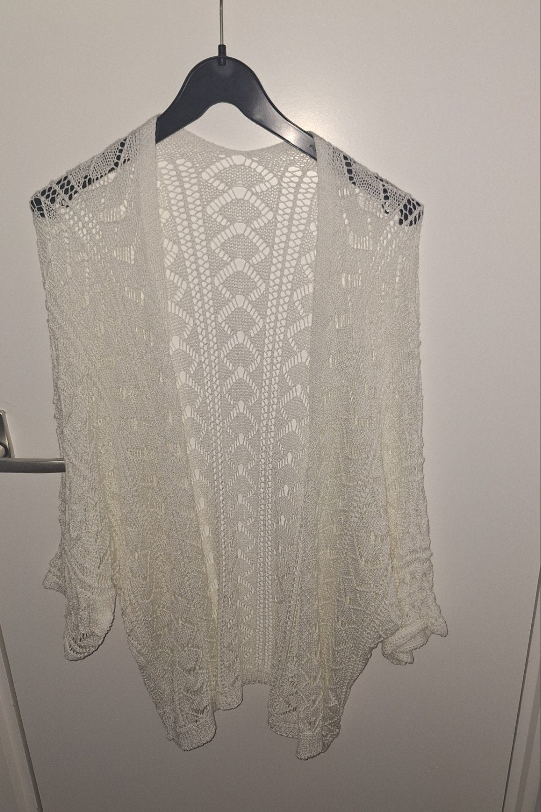 nieuw wit kanten vestje draagbaar 38 t/m 44, Ophalen of Verzenden, Nieuw, Maat 38/40 (M), Wit