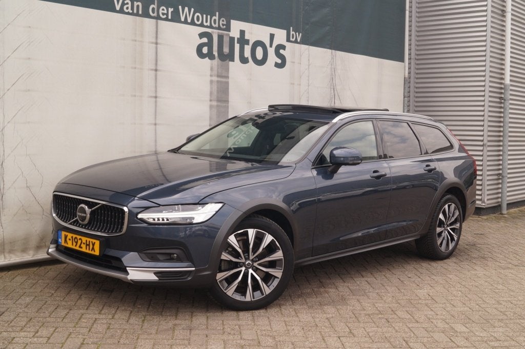 Volvo V90 Cross Country 2.0 B5 250pk AWD Pro -PANO-LEER-CAM-, Auto's, Automaat, Dealer onderhouden, 15 km/l, Euro 6