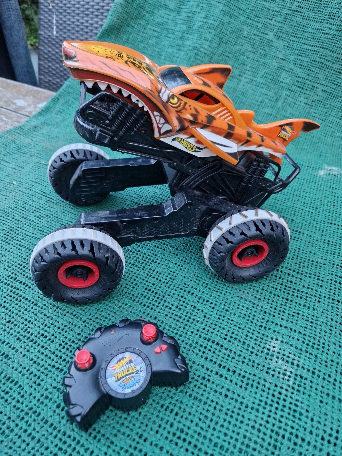 Hot Wheels Monster Trucks RC Tijgerhaai, Ophalen, Gebruikt