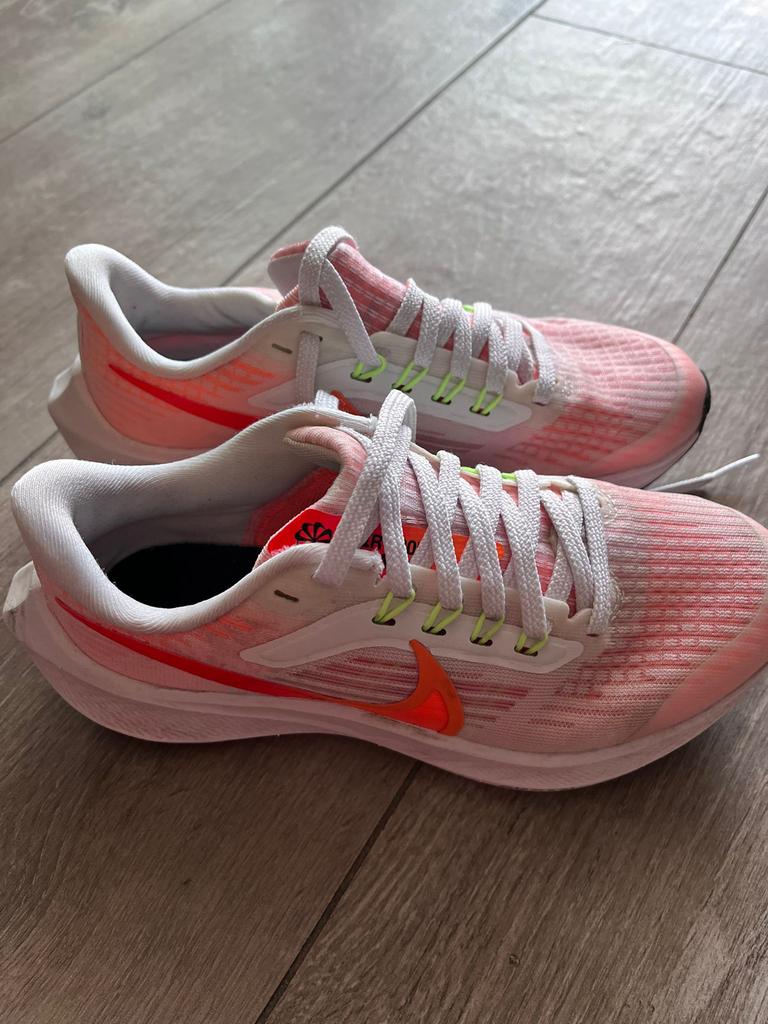 Nike Air Zoom Pegasus - Maat 33, Nieuw, Ophalen of Verzenden, Jongen of Meisje, Sportschoenen