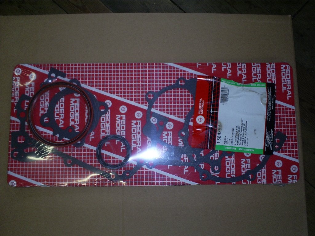 Carterpakkingset NISSAN SERENA TRADE VANETTE 2.3 D LD23, Ophalen of Verzenden