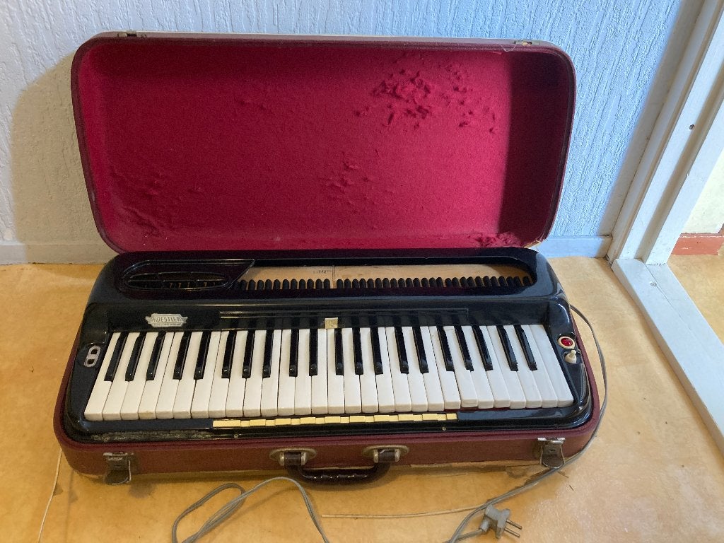 Koestler harmophone kofferorgel vintage, Muziek en Instrumenten, Orgels, Ophalen, Gebruikt, 1 klavier, Orgel