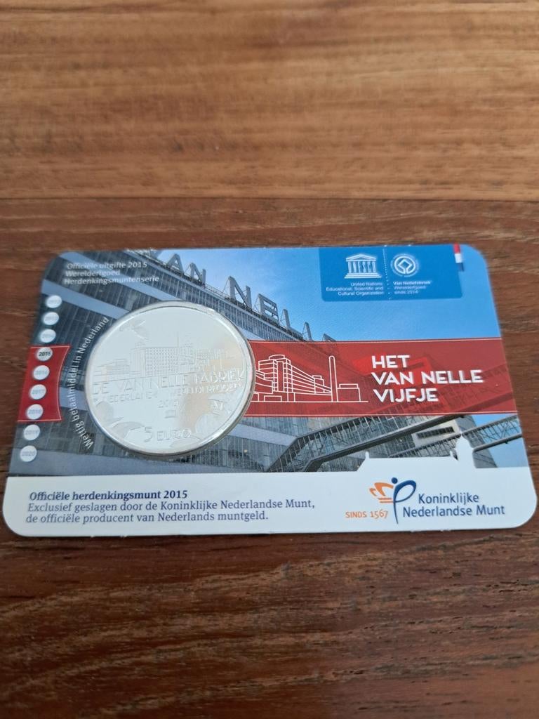 Zwaar verzilverde 5 euro munt "Het Van Nelle Vijfje" 2015, Postzegels en Munten, Munten | Nederland, Losse munt, Euro's, Koningin Beatrix