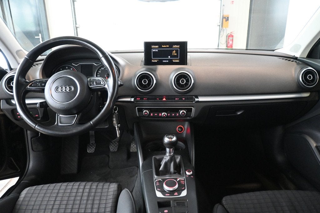 Audi A3 Limousine 1.4 TFSI CoD Ambition Pro Line Plus Clima, Auto's, Audi, Stof, Gebruikt, 4 cilinders, Met garantie (alle)
