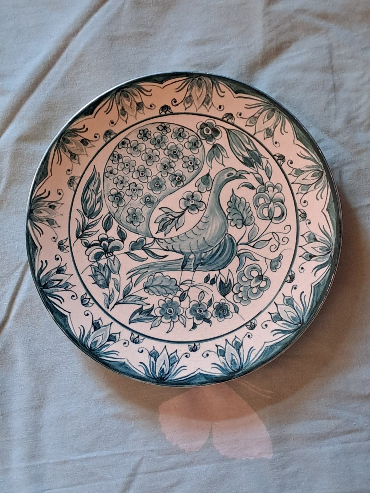 Decoratieve wandplaat met vogelmotief - Handgeschilderd, Antiek en Kunst, Antiek | Porselein, Ophalen of Verzenden