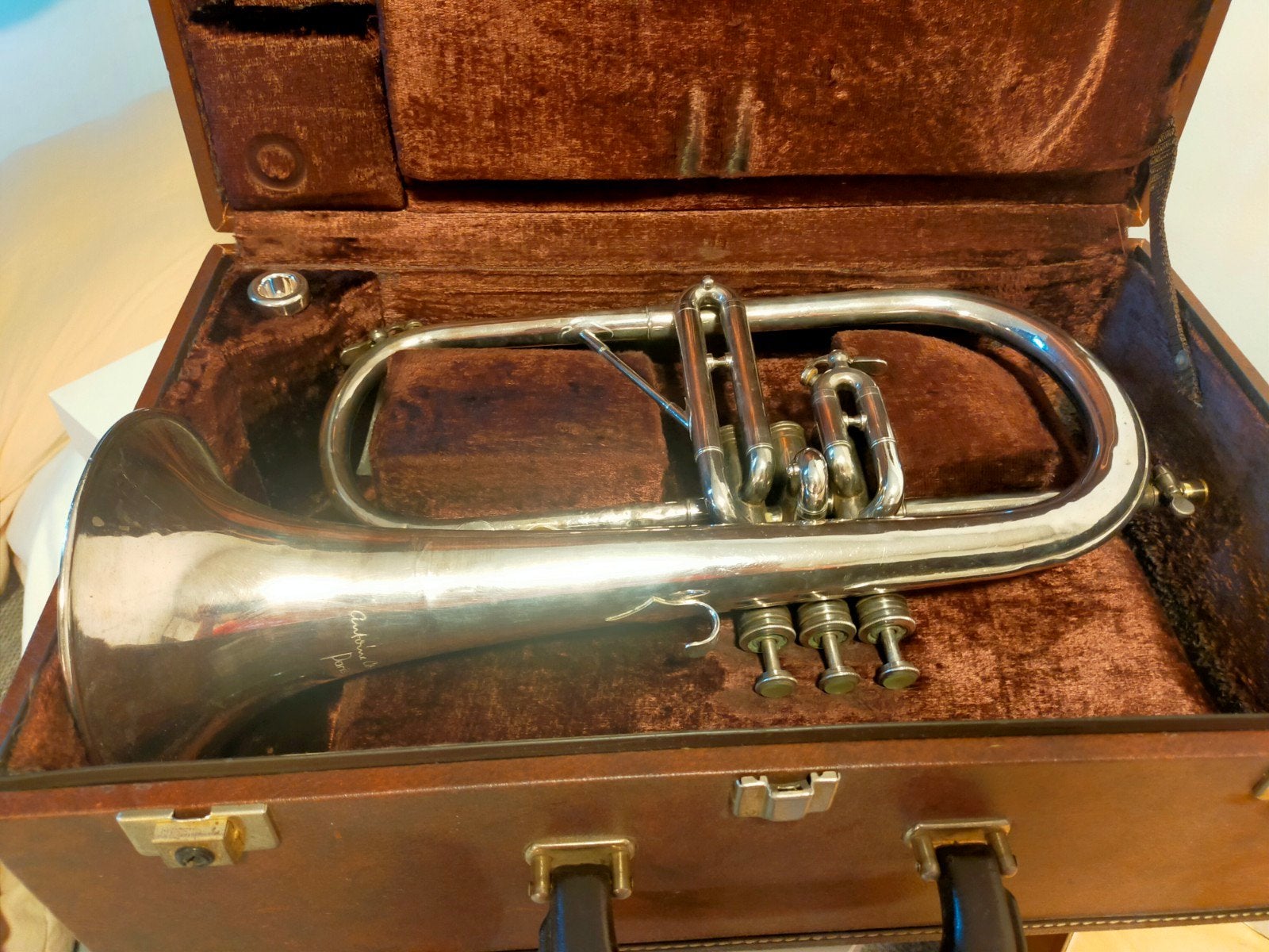 Antoine Courtois Paris Bugel/Flügelhorn met koffer, stand mp, Muziek en Instrumenten, Ophalen of Verzenden