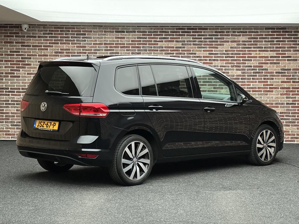 Volkswagen Touran 1.5 TSI 7p Panorama | Adap. Cruise | Stoel, 4 cilinders, 150 pk, 7 stoelen, Zwart