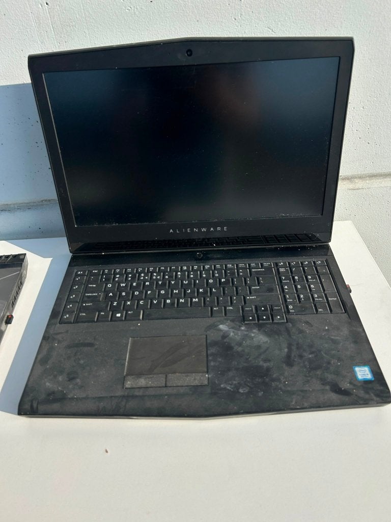 Alienware Laptop / Laptops - 5 stuks - BIEDEN!, Computers en Software, Ophalen, 15 inch