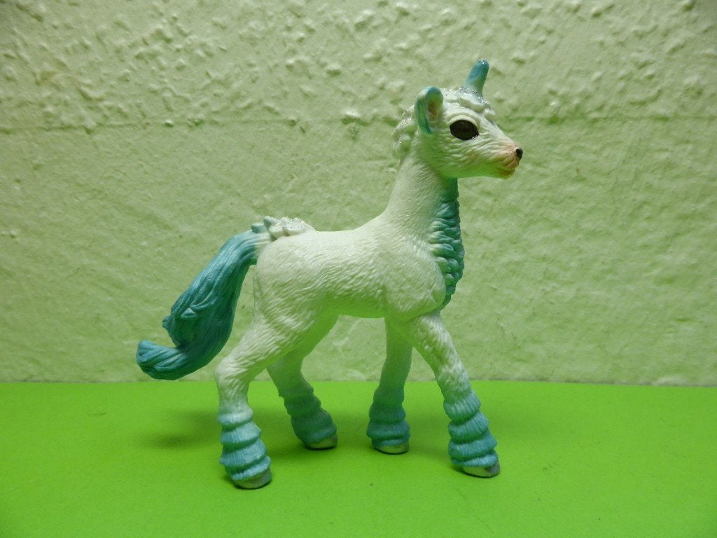 Schleich 82876 eenhoorn veulen Takkiti, Verzamelen, Dierenverzamelingen, Zo goed als nieuw, Beeldje of Figuurtje, Paard, Verzenden