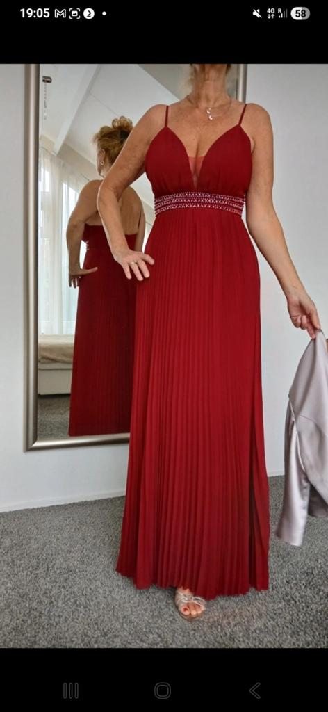 Elegante rode avondjurk met geplooide rok maat 42, Ophalen of Verzenden
