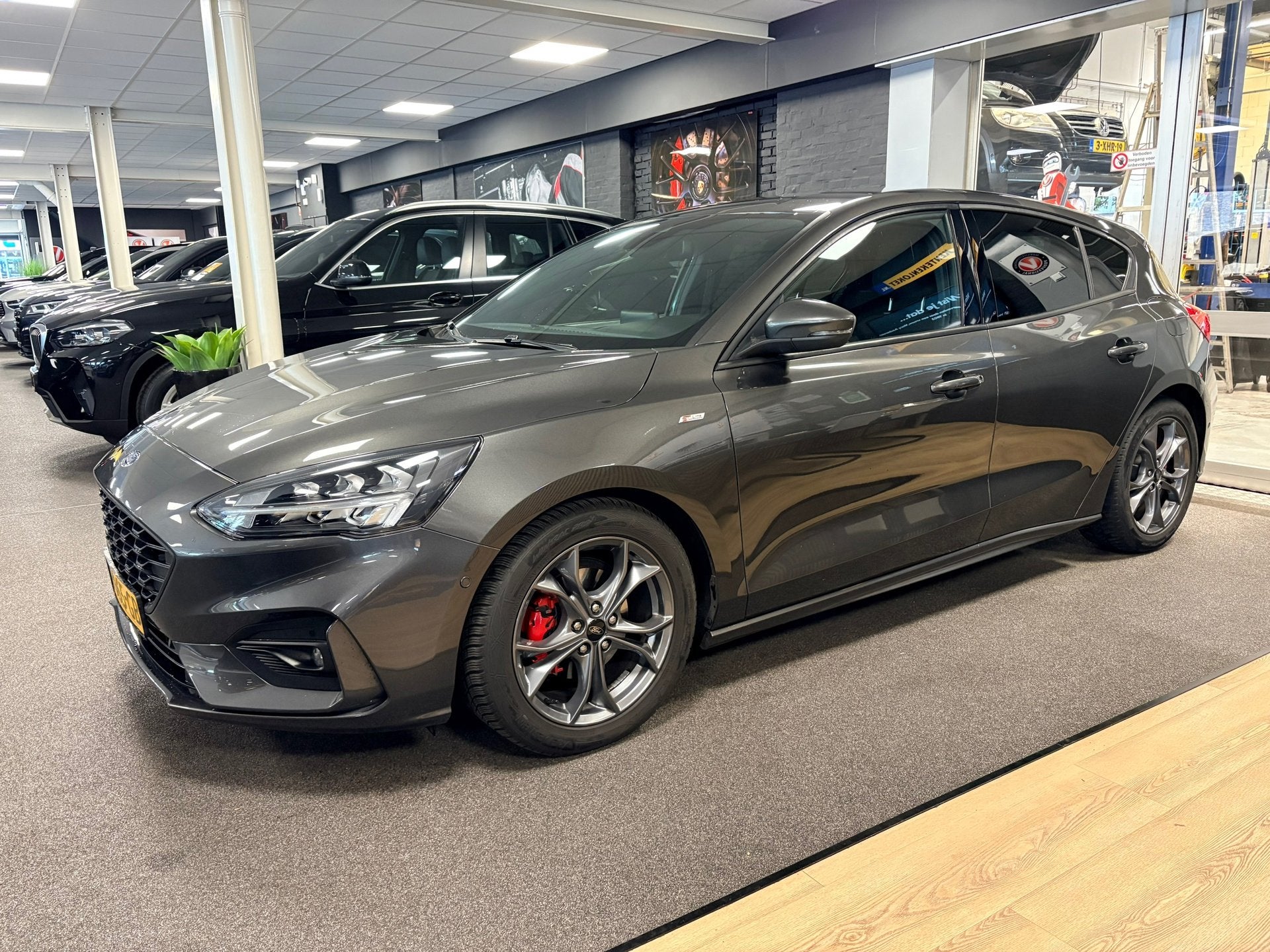 Ford Focus 1.0 EcoBoost Hybrid ST Line X Business /camera /, Dealer onderhouden, Gebruikt, 1277 kg, Origineel Nederlands