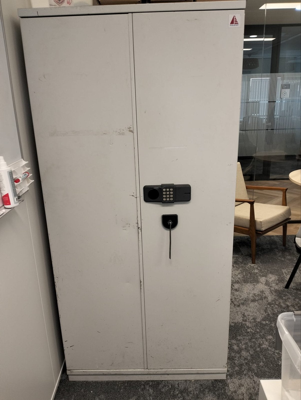 Grote metalen kluis met cijferslot, Ophalen, Gebruikt, 50 tot 100 cm