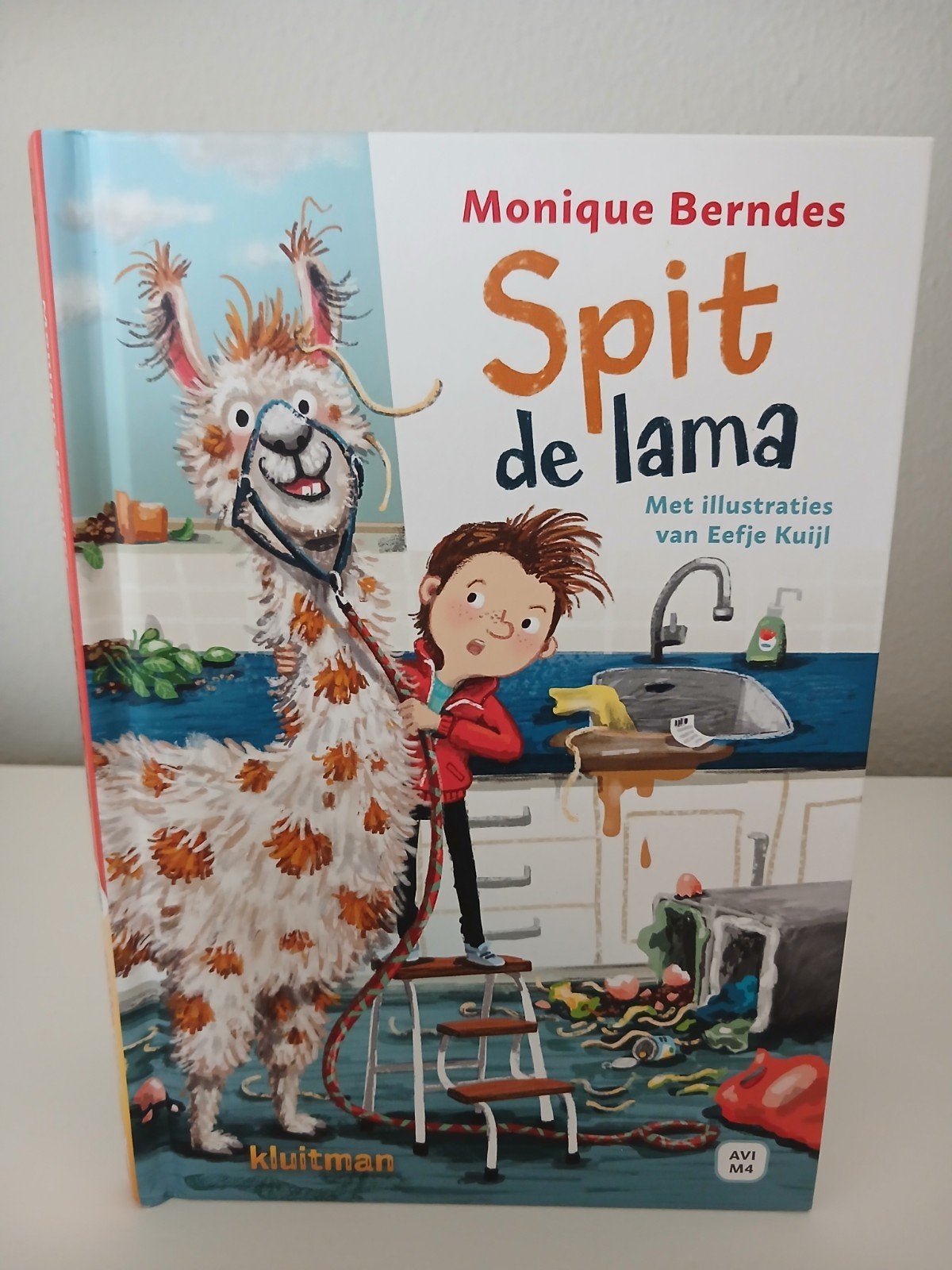 Monique Berndes - Spit de lama, Fictie algemeen, Ophalen of Verzenden, Zo goed als nieuw, Monique Berndes