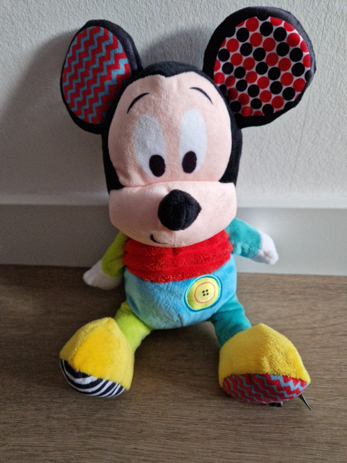 Knuffel Mickey Mouse Nicotoy Disney kleuren 28 cm K7315, Kinderen en Baby's, Speelgoed | Knuffels en Pluche, Ophalen of Verzenden