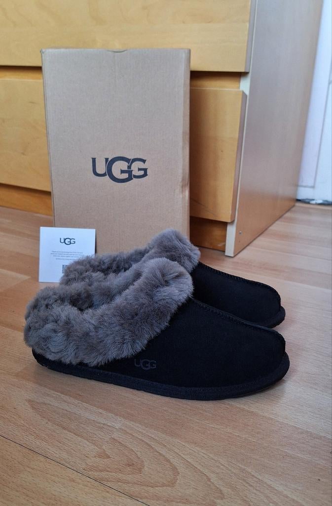 Zwart met grijze pantoffel Uggs Moraene maat 37/38, UGG, Zwart, Nieuw, Ophalen of Verzenden