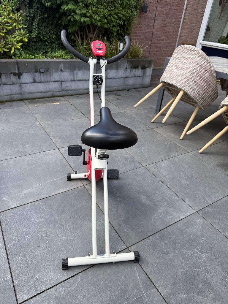 Foto 12 van hometrainer, opklapbaar en verrijdbaar (ruimtebesparend)