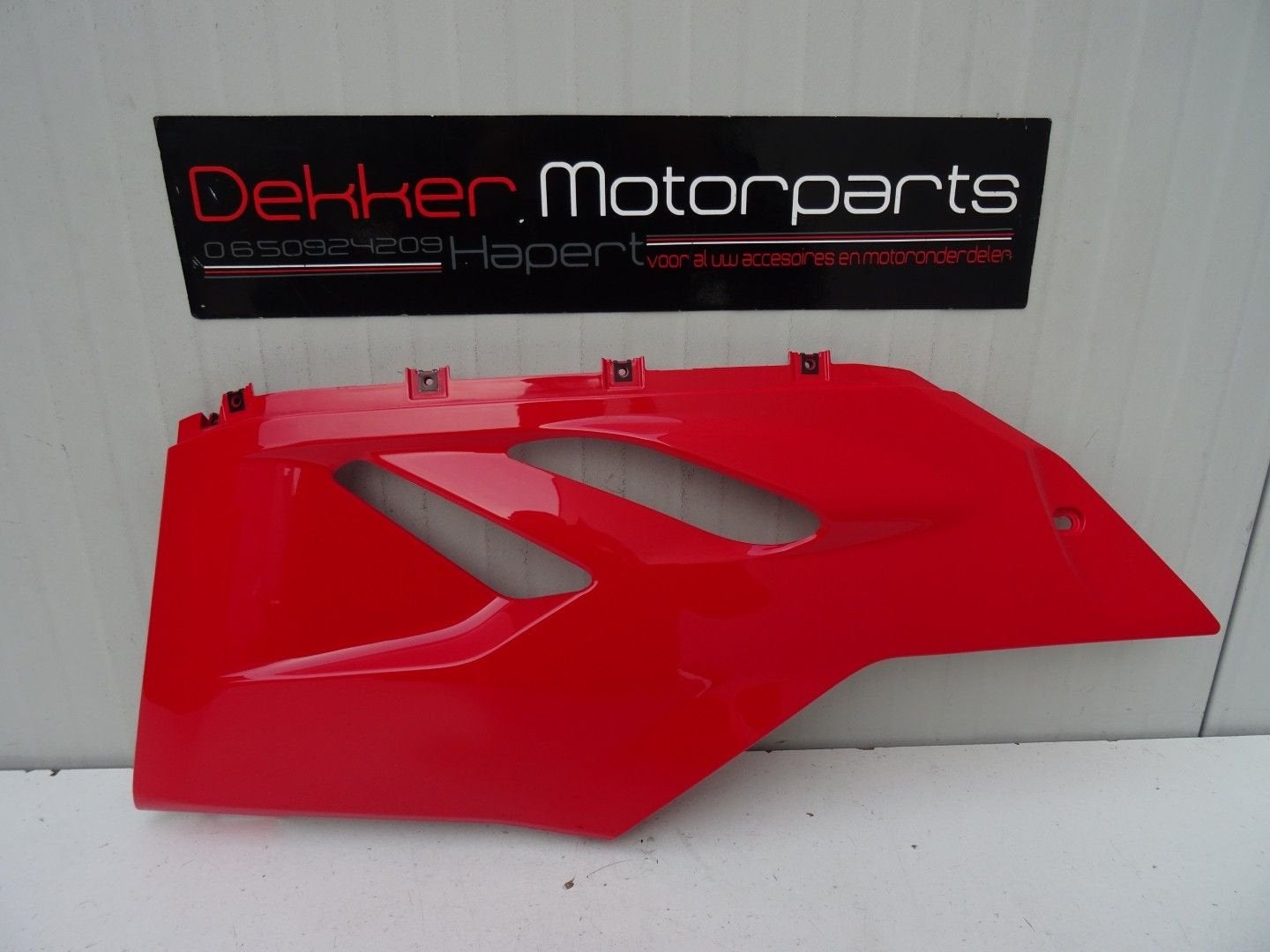 Linker Onderkuip Ducati Panigale 955 V2 2020-2021-2024 Rood, Motoren, Onderdelen | Ducati, -, -, Nieuw, Ophalen of Verzenden