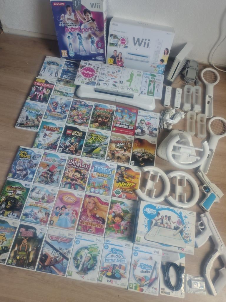 Nintendo Wii met heel veel spellen 35 stuks., Ophalen of Verzenden, Met 2 controllers