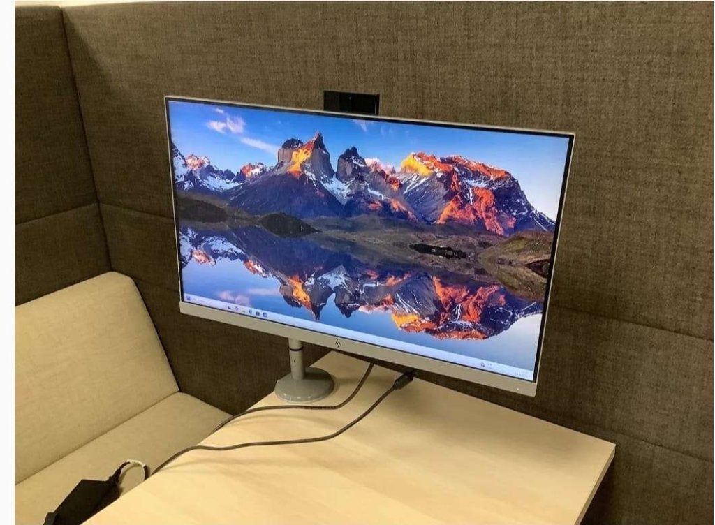 HP E243D 24 inch HDMI + Humanscale monitorarm (15 stuks), Computers en Software, Monitoren, Draaibaar, Krijgsman 75  1186 DR Amstelveen